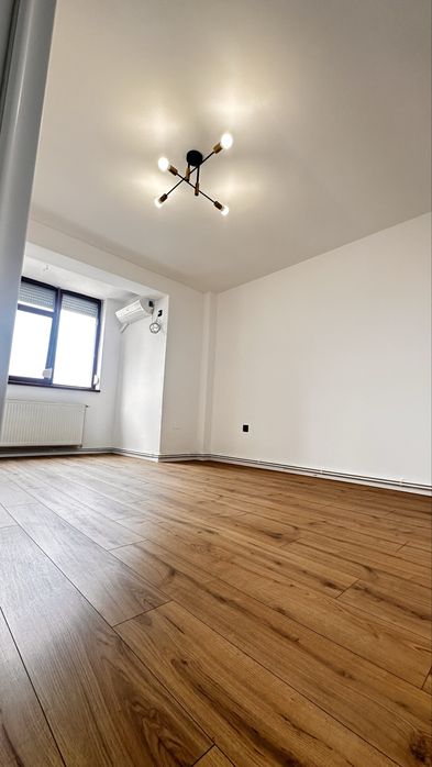 Proprietar ,vand ap 3 camere spatios  ,Promenada Moll