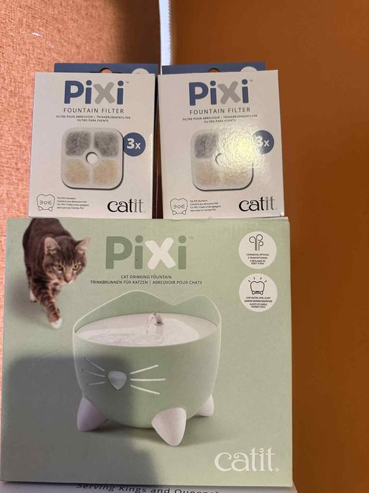 Fantana de baut pentru pisici