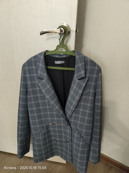 Продам 2 пиджака