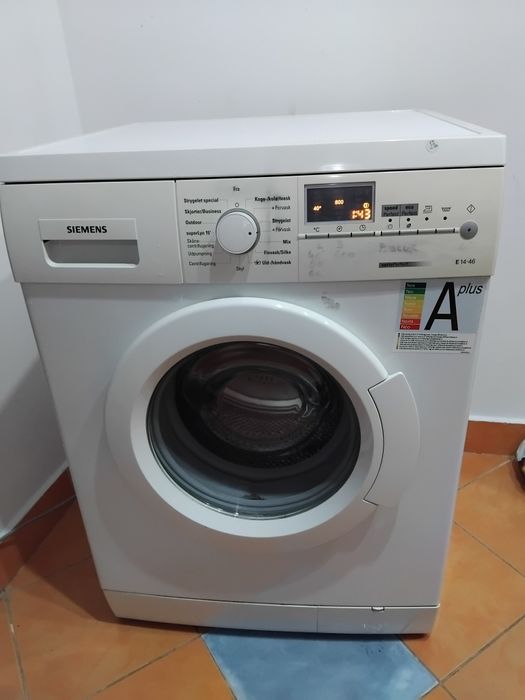 Vând mașină de spălat rufe. SIEMENS