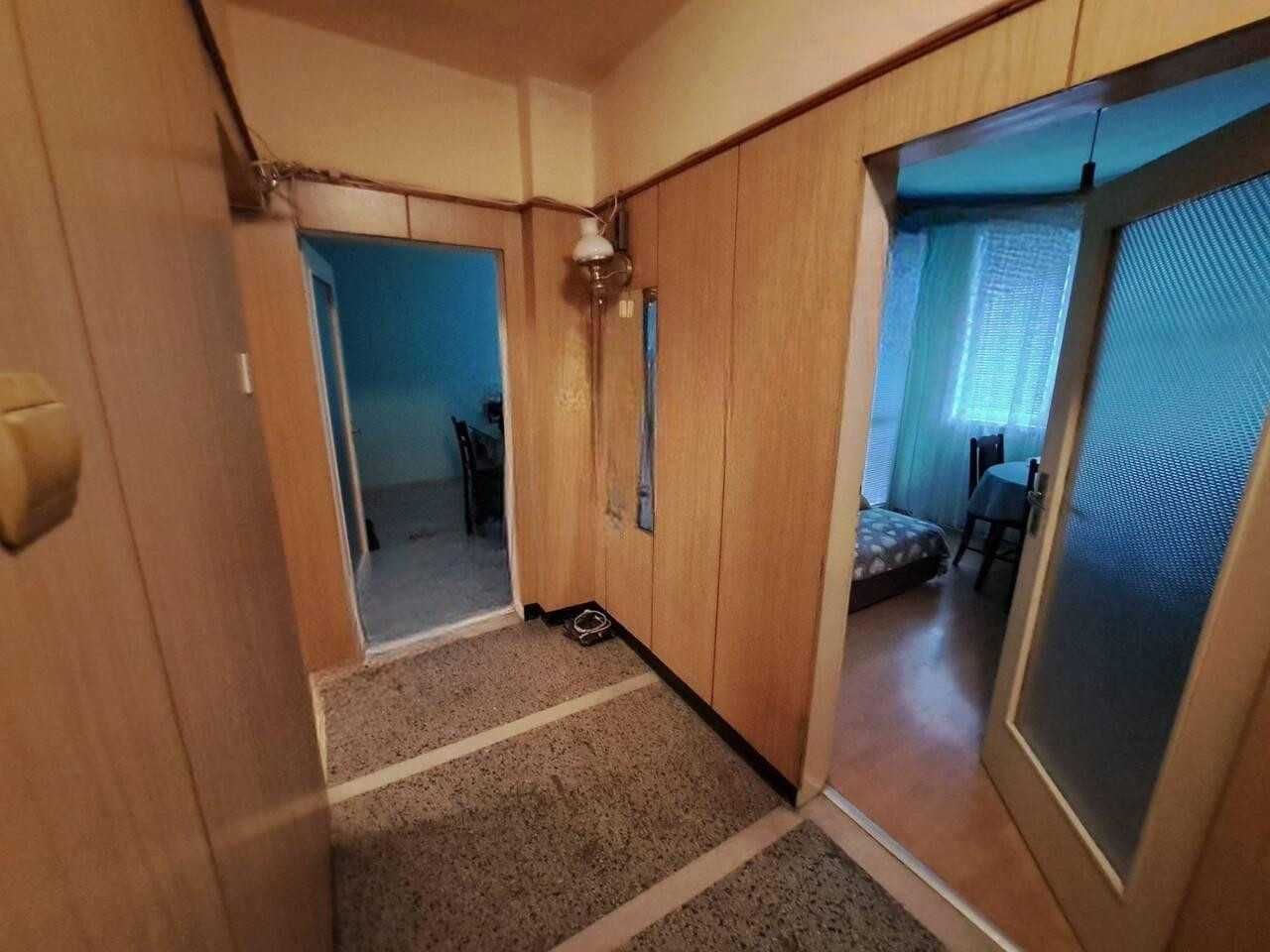 Продава се Тристаен апартамент в Пловдив, Младежки Хълм - 96 кв.м за 1886 €/кв.м - Снимка #8