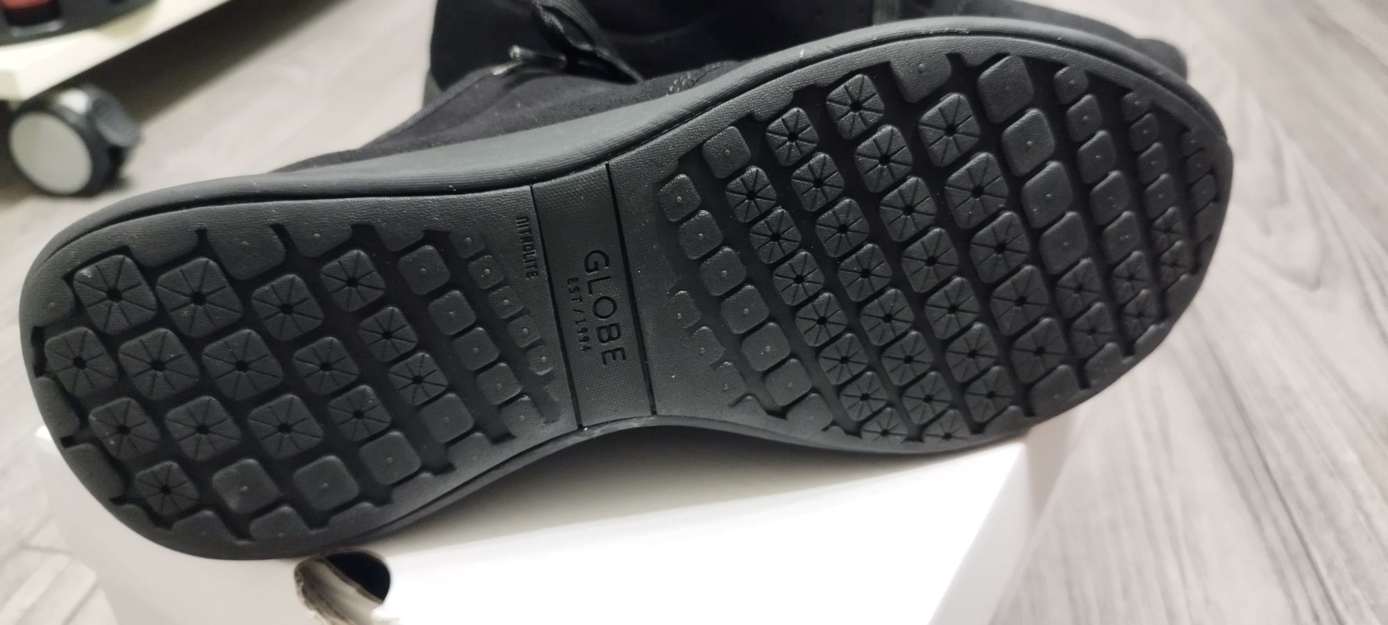 Кецове / маратонки  GLOBE DART LYT BLACK/BLACK номер 41