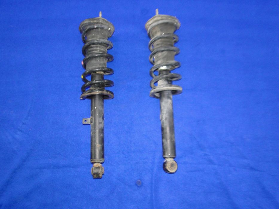 Амортизаторы Стойка подвески Toyota MARK II Chaser  Cresta в сборе
