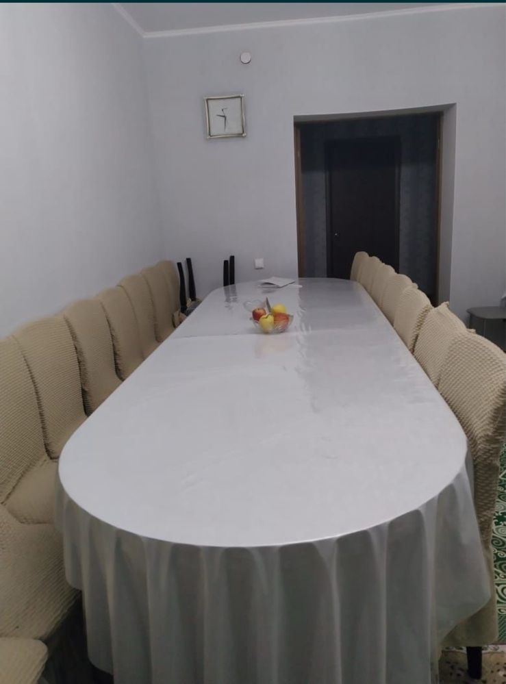 Стол гостевой без стульев