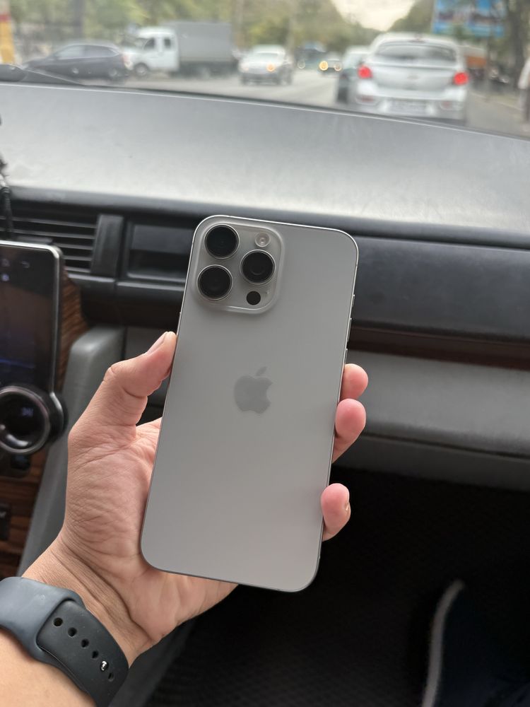 iPhone 15 Pro Max в идеальном состоянии