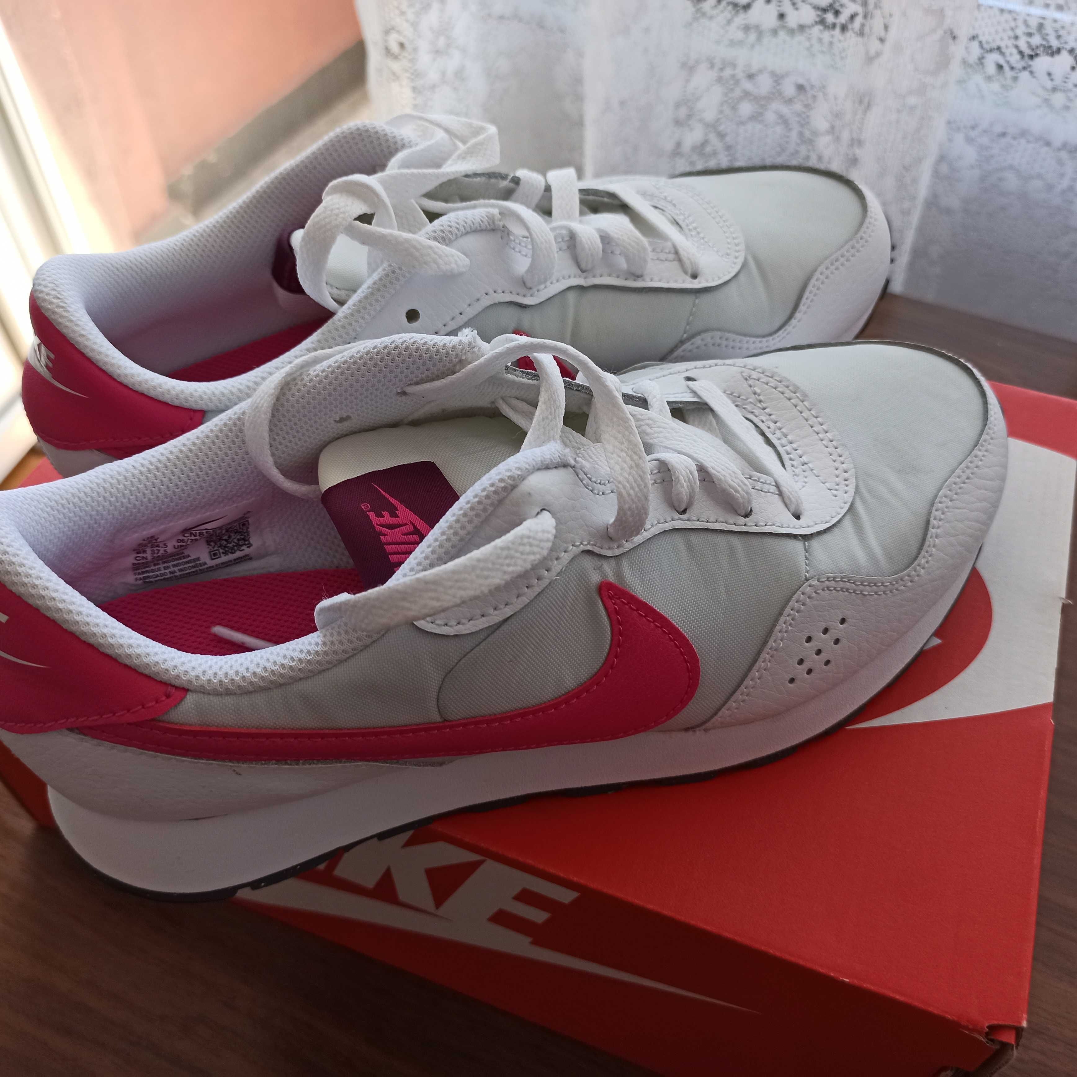 Дамски маратонки 'Nike'