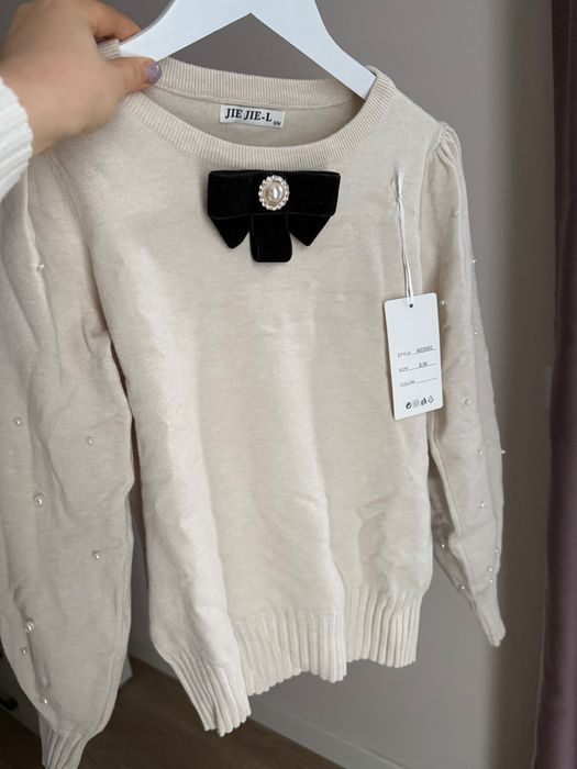 Елегантна блуза с перли