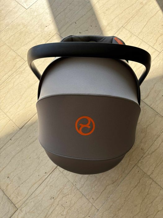 Vand Scoica cybex aton s2 cu baza isofix