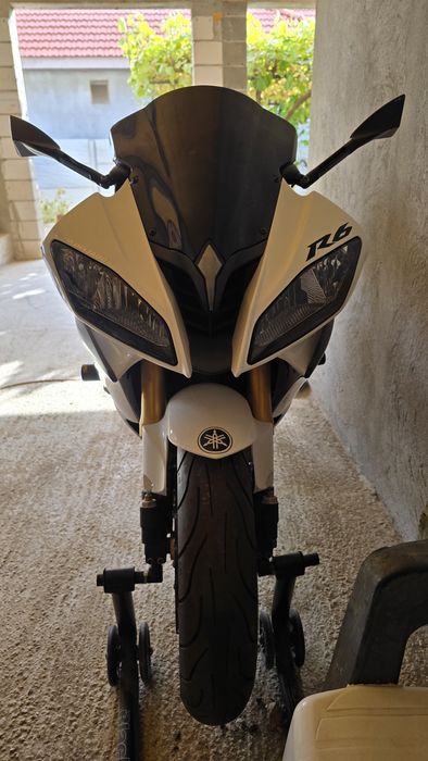 YAMAHA YZF-R6 (2009)