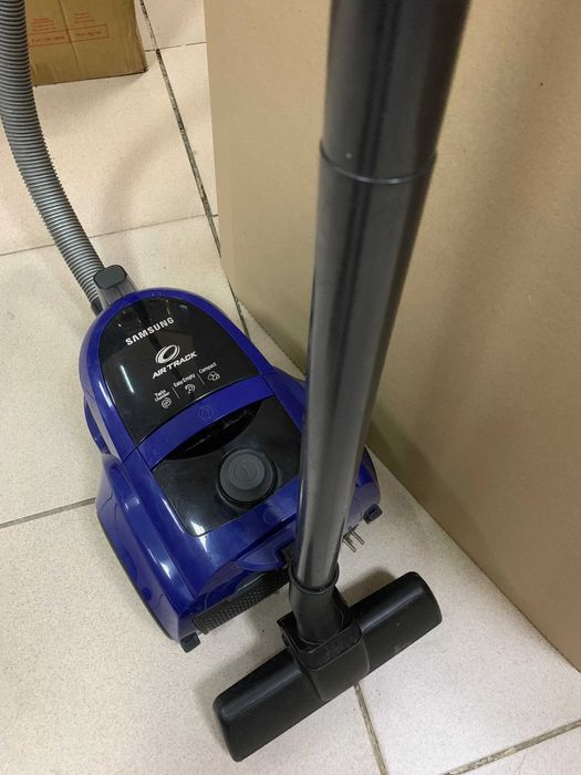 Пылесос  Samsung VC 4520 (контейнер) рабочий.