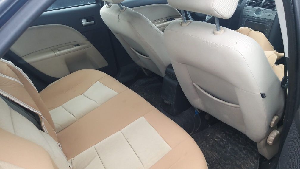 Mondeo 2004 2.0 diesel climă automată parbriz încălzit