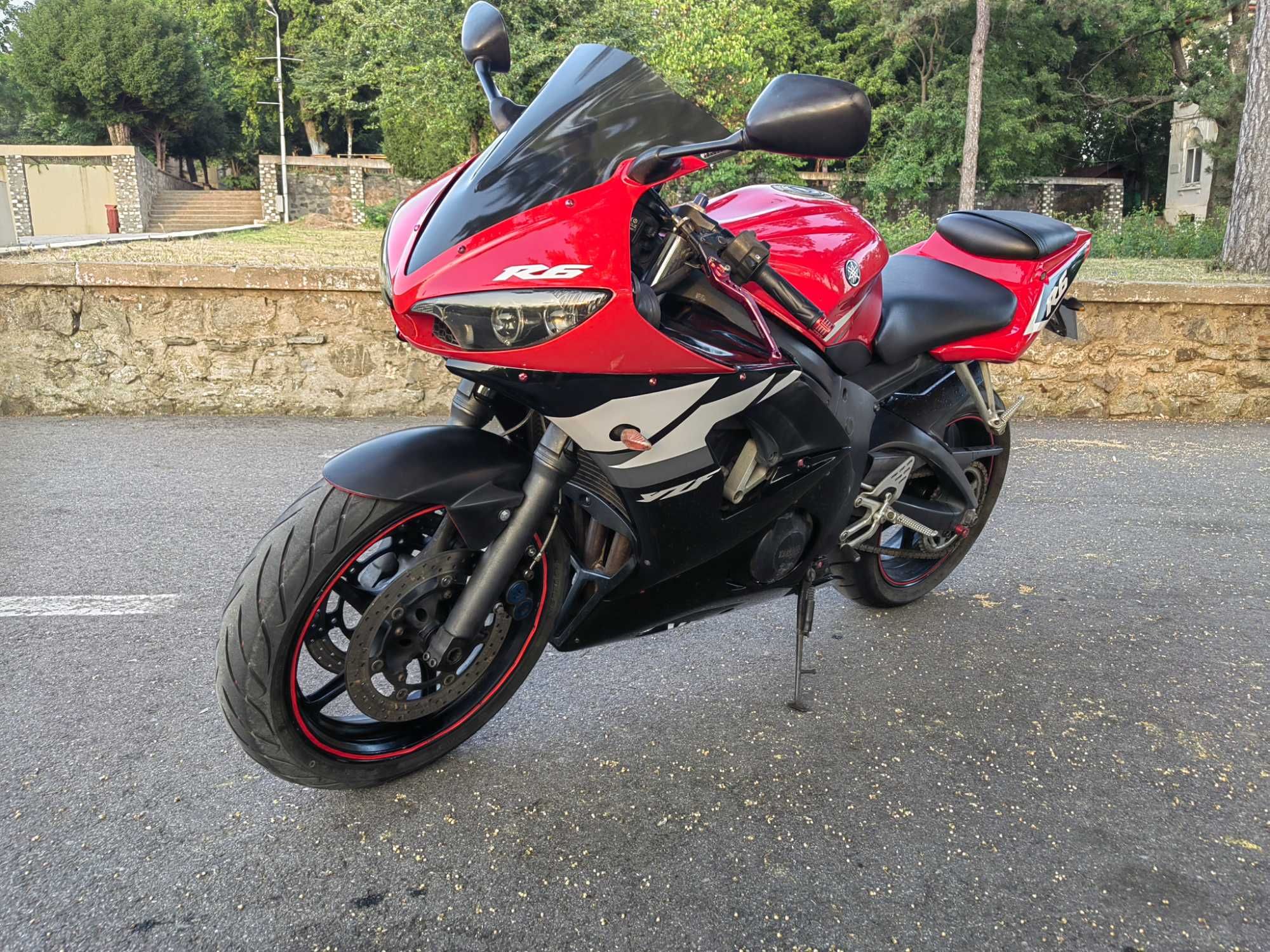 Vând Yamaha yzf r6