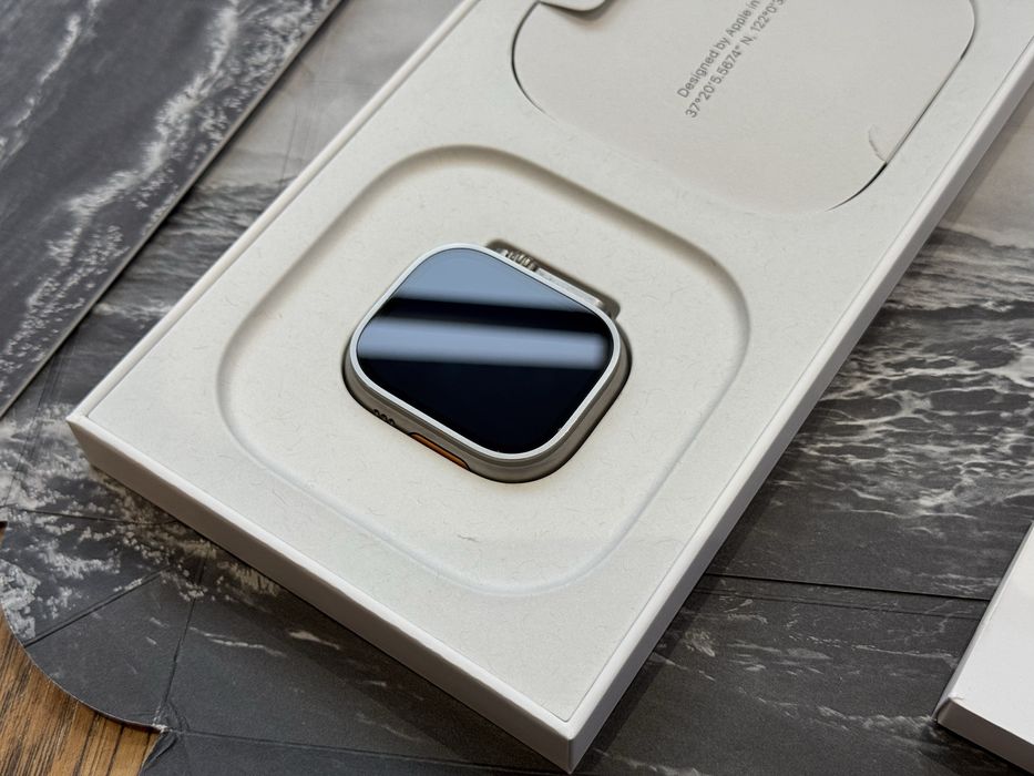 Apple Watch Ultra 2 49mm 100% Batter