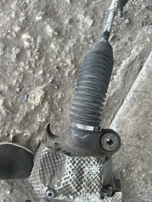 Кормилна рейка за Тигуан VW PASSAt Tiguan Touran Sharan Q3 5n1423105h