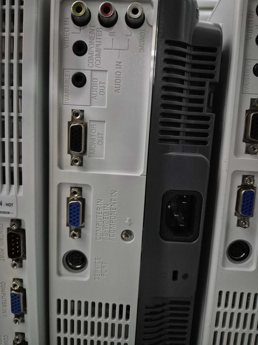 Proiector Sanyo PLC-XW56
