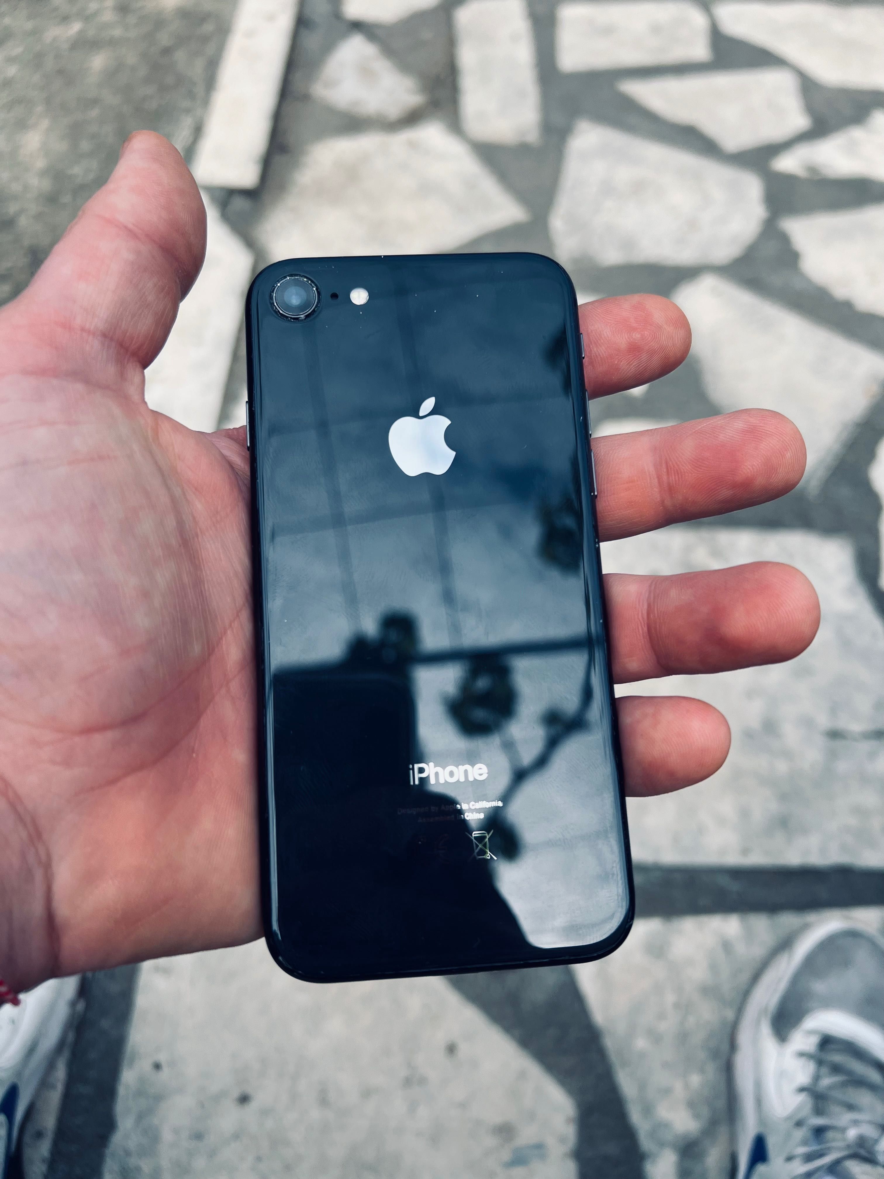 iPhone 8 използван но като нов