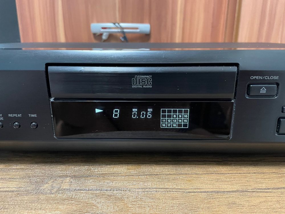 Sony CDP-XE200 Compact Disc Player