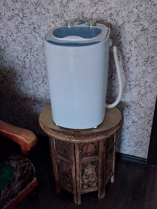 Стиральная машинка компактная.