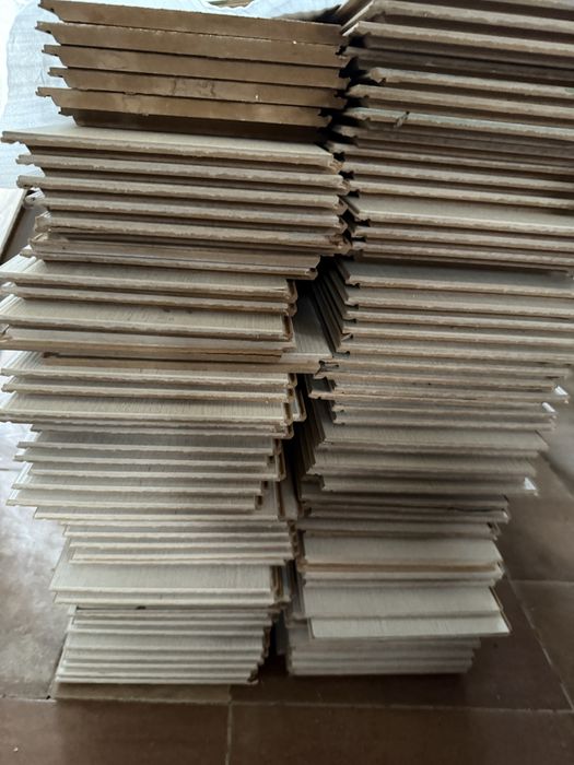 Vand parchet laminat utilizat