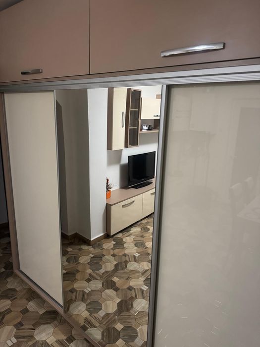 Închiriez apartament două camere