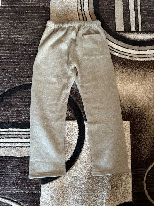 pantaloni essentials / largi