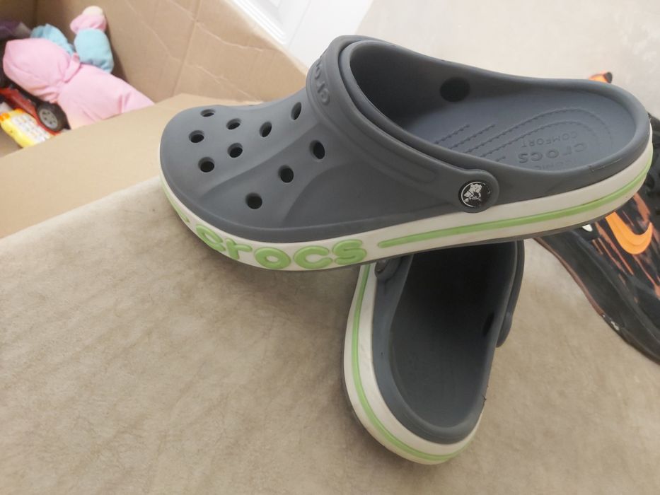 Продам кроксы размер 42-43