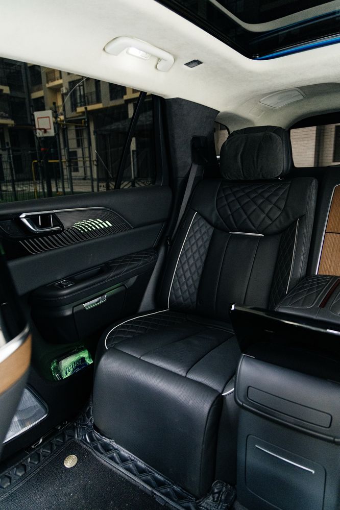Hongqi E-HS9 eng yaxshi sifat va narxlar faqat Premier Motorsda