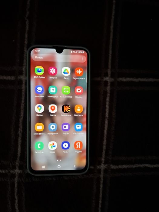 Телефон Samsyng a40