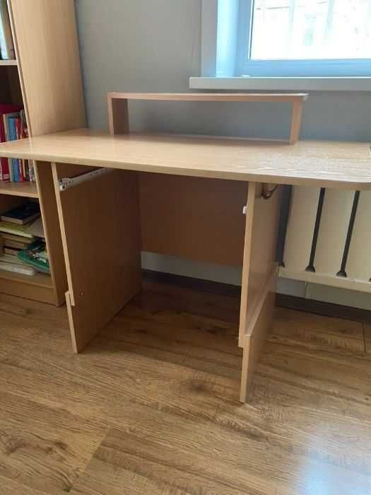 Стол/парта в отличном состоянии