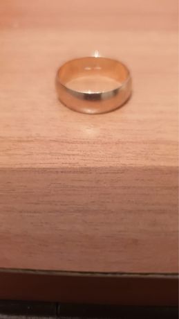 Продам женское обручальное кольцо