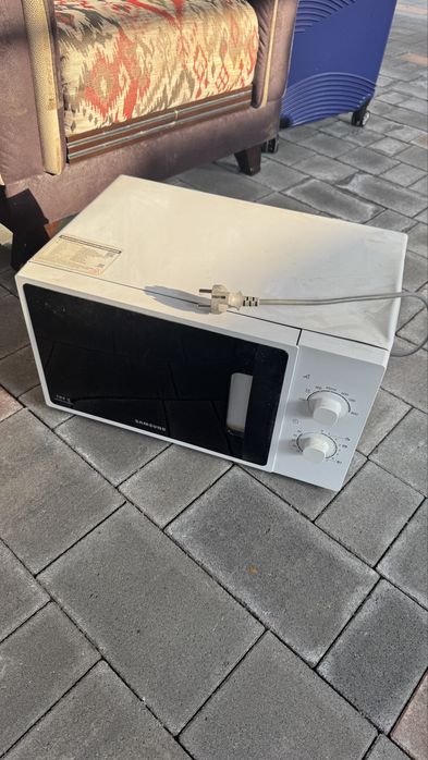 Микровалновка бу продам