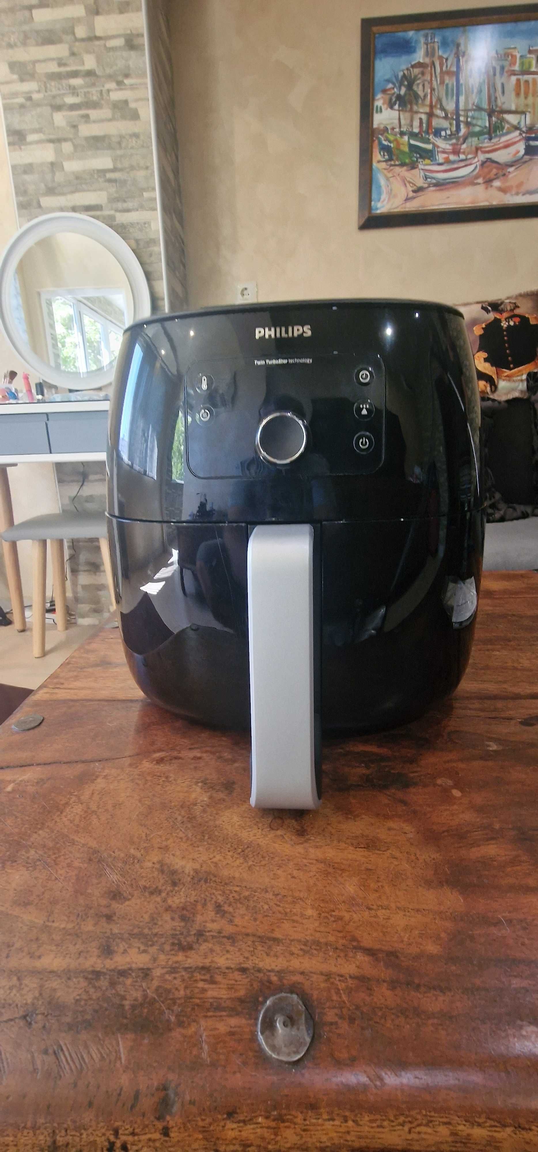 Продавам air fryer  PHILIPS  модел XXL