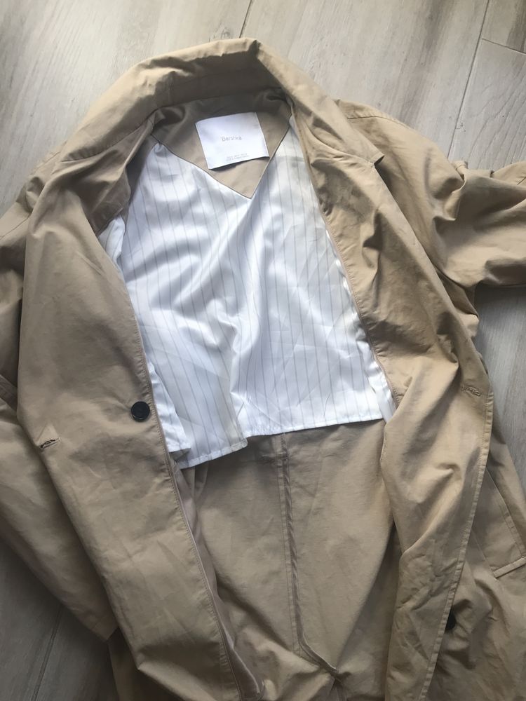 Geaca verde XXL TRENCH bej Bershka 44