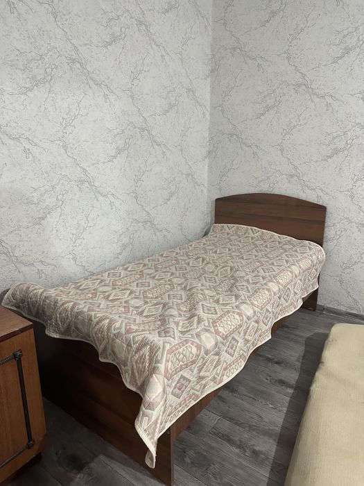 Продаю Односпальную Кровать (Б/У) с Изголовьем