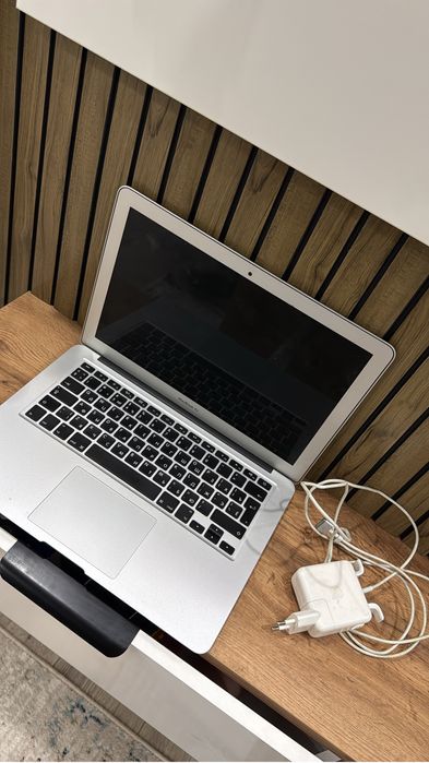 Продам macbook air 13