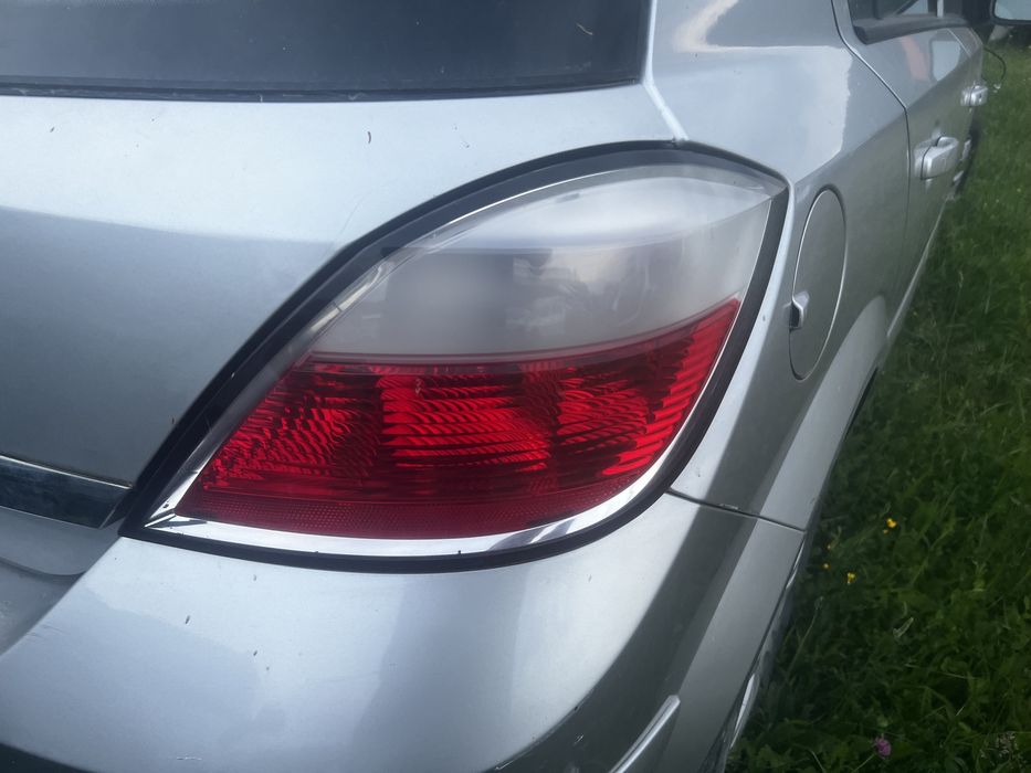 Triple astra h hatchback