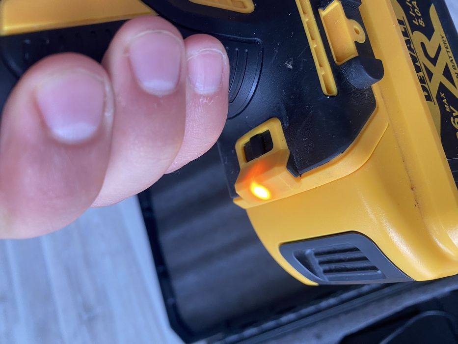 Винтоверт dewalt