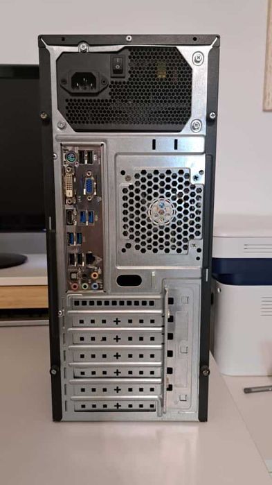 Calculator PC i7 3770 16GB RAM Gigabyte GA-H77-D3H HDD 1TB, Monitor LG