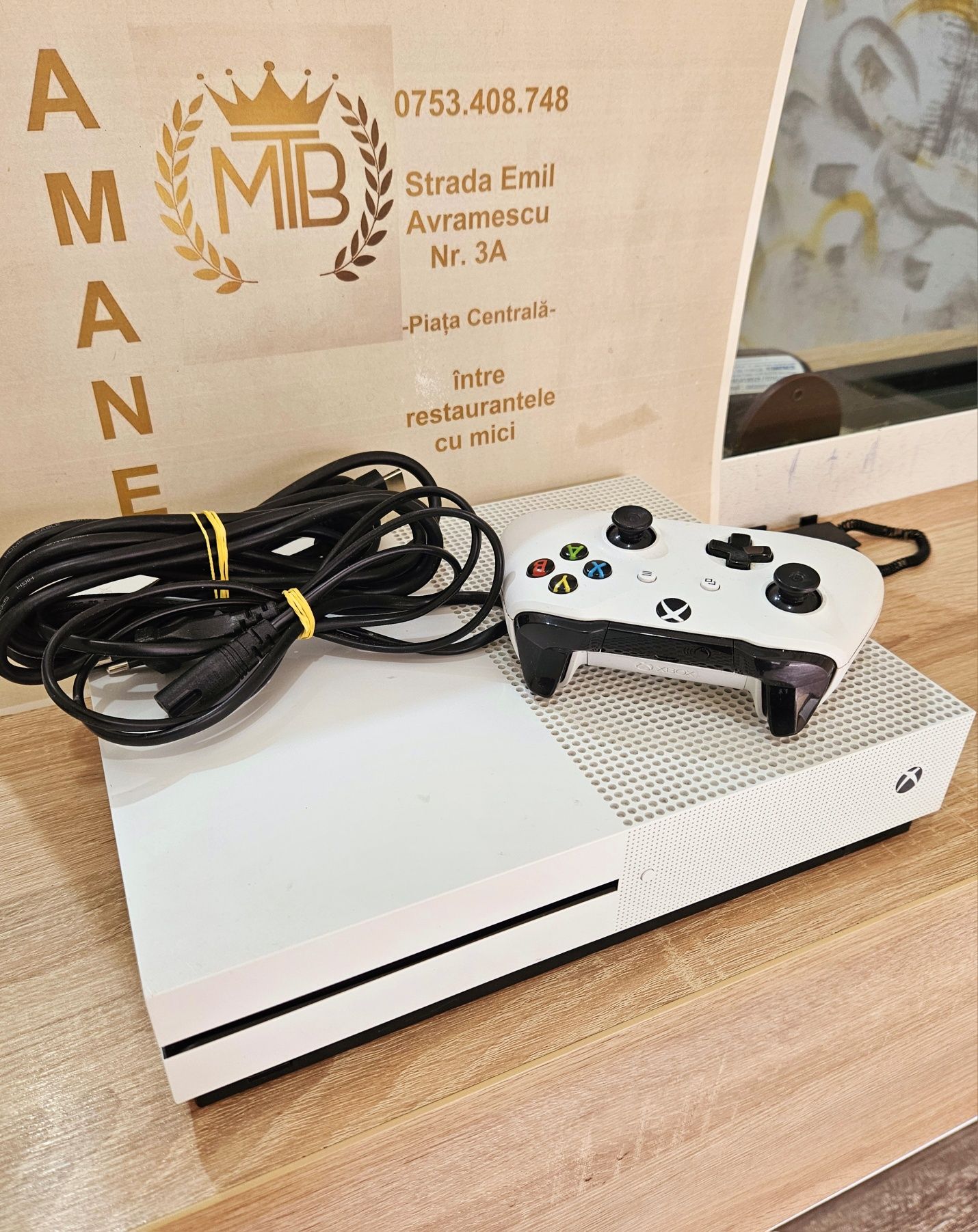 Consola Gaming XBox One S White 1TB  - 1 manetă + cabluri !