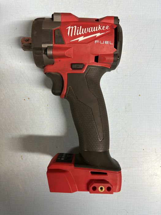 Milwaukee M18 гайковерт