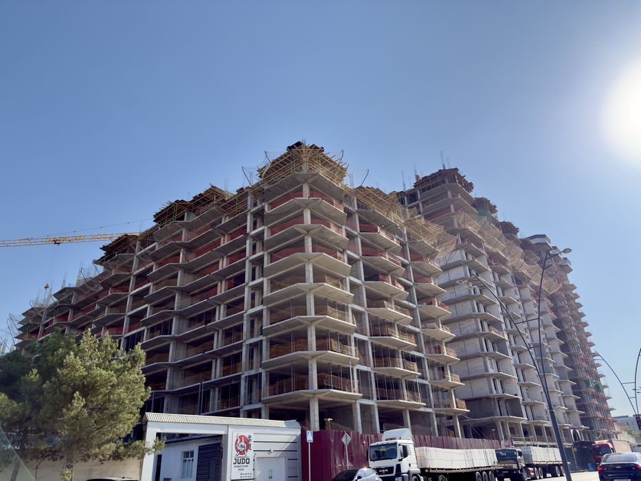 Xonsaroy Zorsan. 1 xona Sotiladi