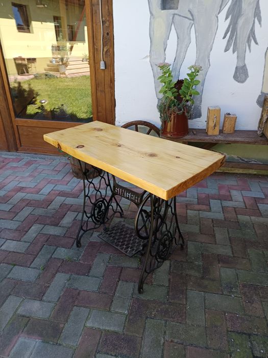 Masa ,  birou , suport lavoar - mașină de cusut Singer