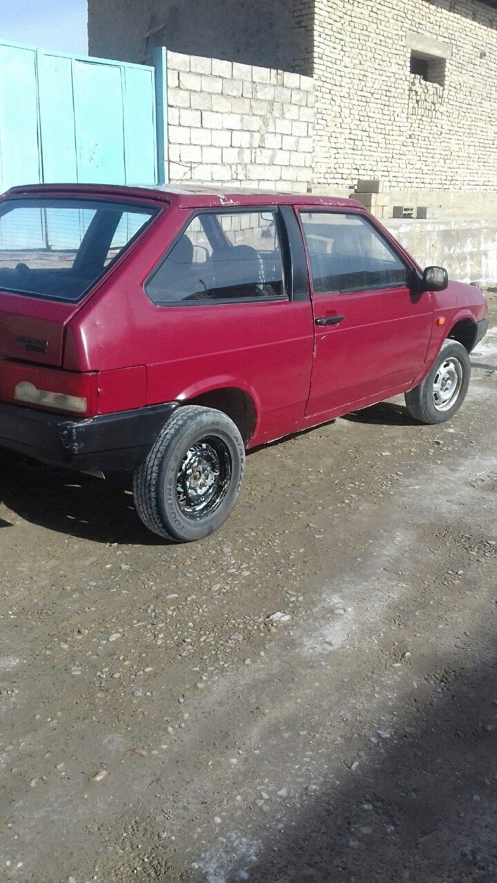 Vaz 2108 sotiladi