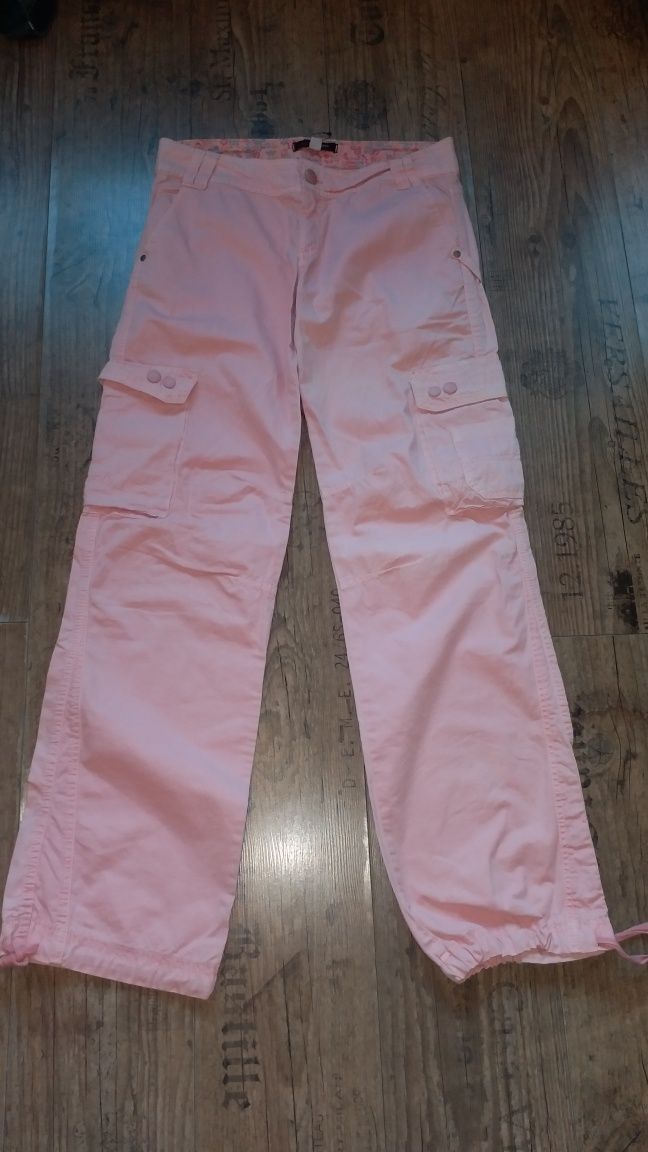Pantaloni dama roz de la BSK.