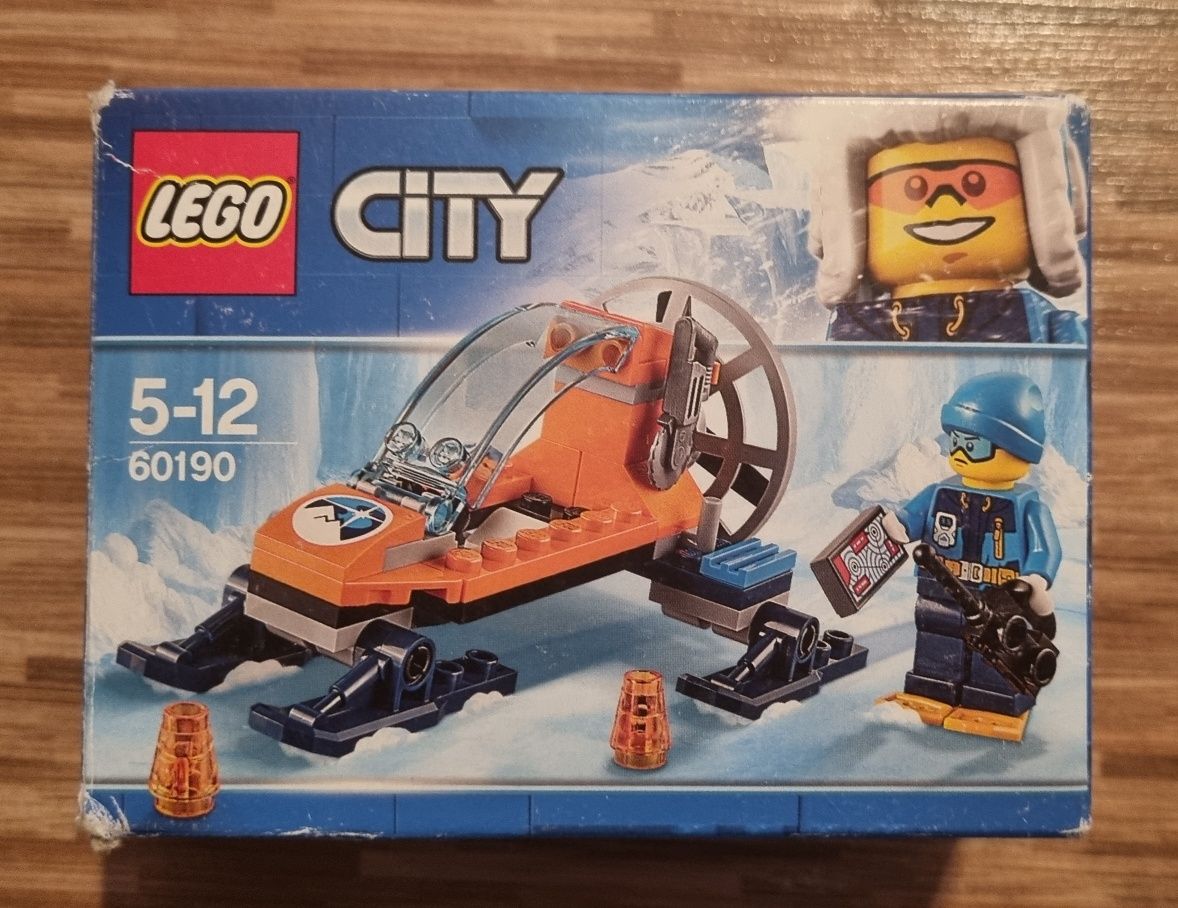 LEGO City Planor arctic pe gheata 60190

 4.44 (9 review-uri)