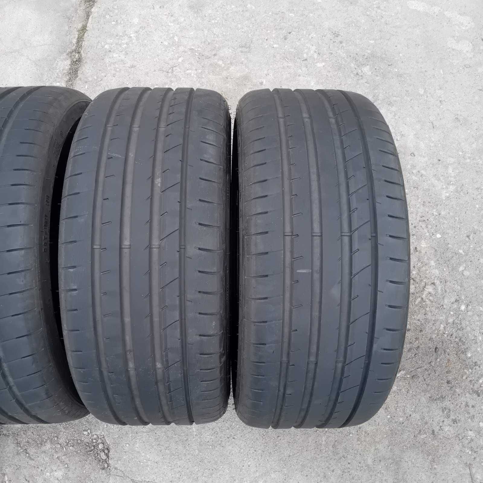 Продавам перфекти гуми Debica 235 35 19