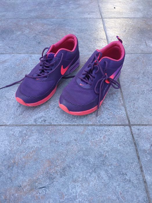 Vând încălțăminte sport nike