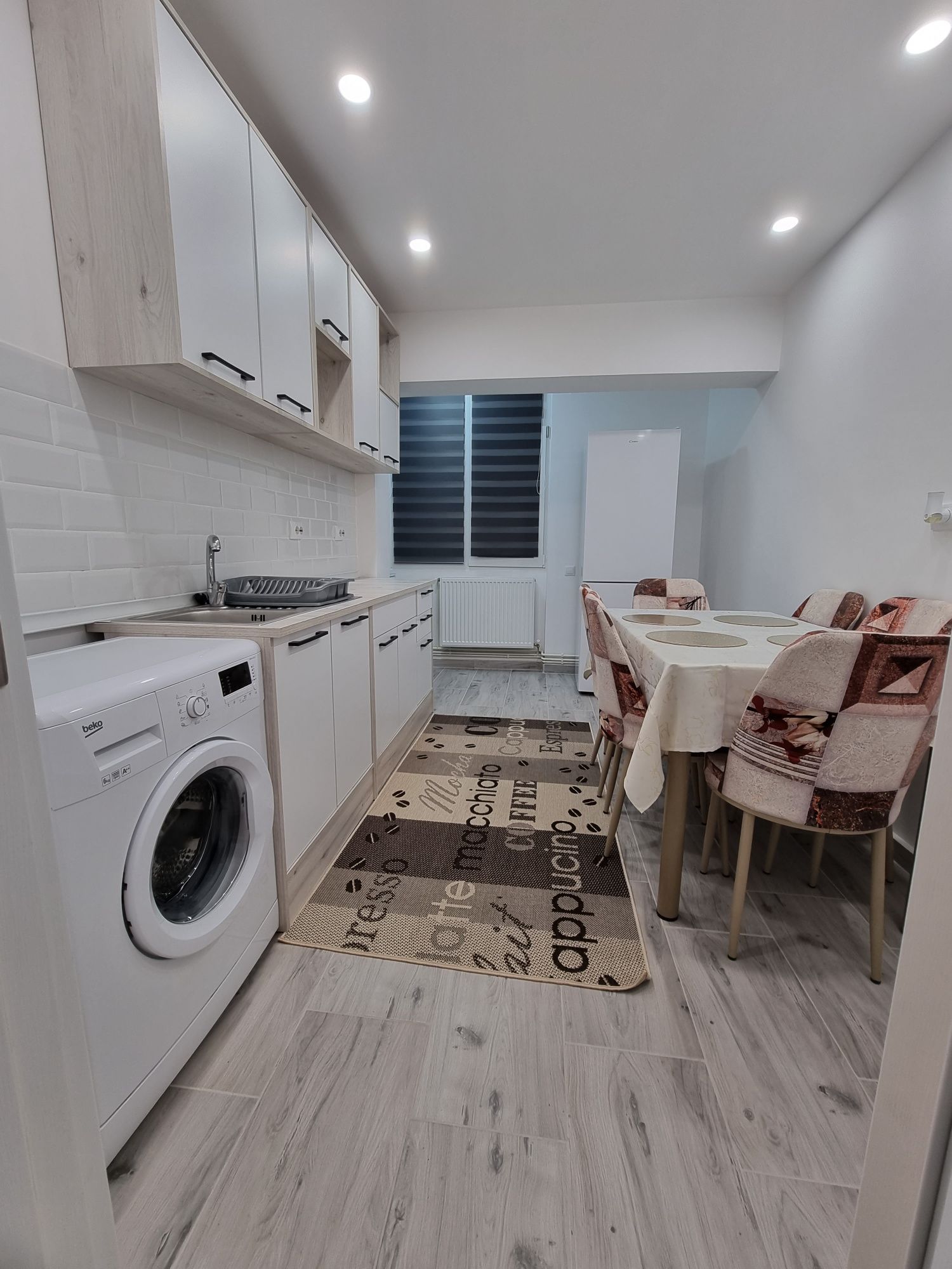 Apartament 2 camere decomandat, complet mobilat si utilat de inchiriat