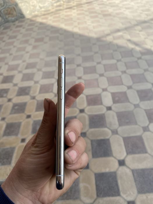 Telefon iphone 11 pro sotiladi