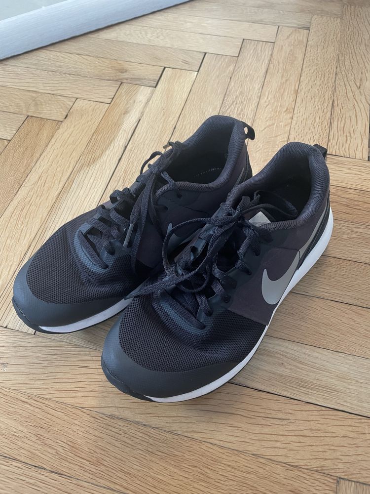 Дамски маратонки Nike
